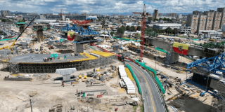 Foto que muestra un puente en obra 