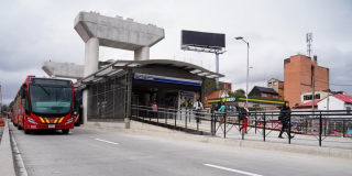 Foto de estación Calle 72 – Areandina en la avenida Caracas en Bogotá.