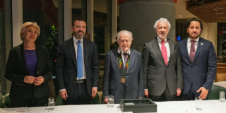 Foto del homenaje a Luis Carlos Sarmiento Angulo en Bogotá.