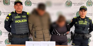 Foto de los dos capturados en Soacha por la muerte guarda de seguridad de TransMilenio, Cristian Garzón.