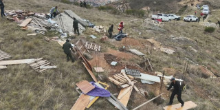 Foto de los operativos en el barrio Divino Niño en Ciudad Bolívar por ocupaciones ilegales.