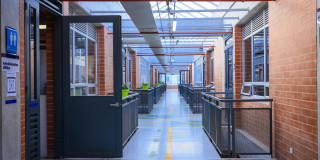 Pasillo de un colegio de Bogotá 