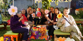 Foto de un grupo de adultos mayores 