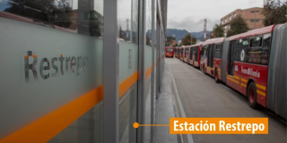 Foto de una estación de TransMilenio
