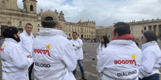 Gestores y gestoras de Diálogo Social reunidos en la Plaza de Bolívar.