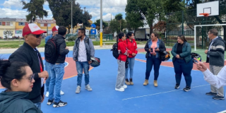 Personas en el parque Villa Mayor, ubicado en el sur de Bogotá.