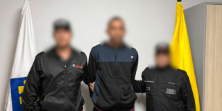 Hombre capturado por la Fiscalía.