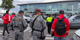 Entidades del Distrito durante operativo en parqueaderos del aeropuerto El Dorado.