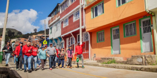 Foto de funcionarios del distrito en un recorrido por la localidad de San Cristóbal 