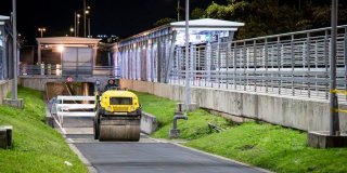 Foto de trabajos de la UMV en una ciclorruta de Bogotá