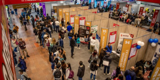 Participantes en la Megaferia de empleo.