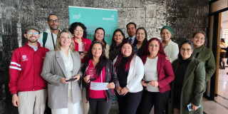 Funcionarios de la Secretaría Distrital de Integración Social con reconocimiento a programas que ponen freno a desperdicio de alimentos