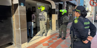 Foto de los operativos en la localidad de Tunluelito, al sur de Bogotá.