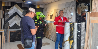 Foto de funcionarios del Distrito en un operativo de limpieza 