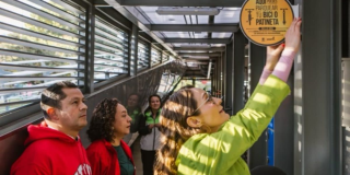 Foto de instalación de Sello de Calidad Oro en Portal Norte