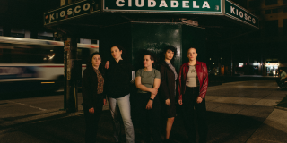 Imagen de 5 mujeres integrantes de la banda 'Niña Lobo'