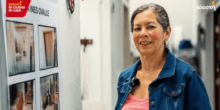 Foto que muestra una mujer sonriendo 