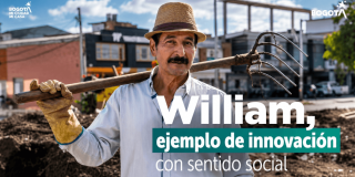 Foto que muestra a un señor con sombrero y una pala 