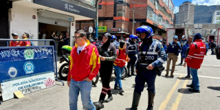 Foto de funcionarios del Distrito en un operativo de limpieza 