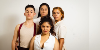 Imagen de tres mujeres y un hombre participantes de la ópera.