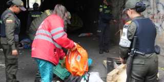 Foto de funcionarios del Distrito en un operativo de limpieza 