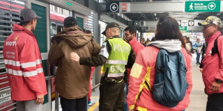 Foto de toma integral en la estación Bicentenario de TrasnMillenio