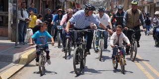 Alcalde recorrido bicicleta - Foto: Prensa Alcaldía Mayor / Camilo Monsalve