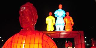 Disfrute la exhibición gratuita de ‘Las linternas de los guerreros de terracota’ en el Festival Iberoamericano de Teatro