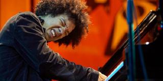 Rapsodia vallenata y azul, un viaje de lo clásico a lo popular