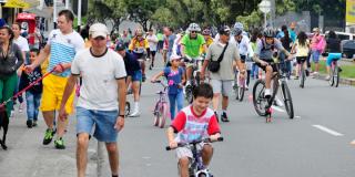 Niños en bici - Foto: www.lapatria.com