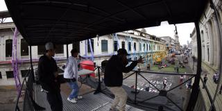 Personas presentándose