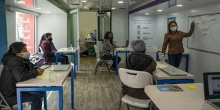 Grupo de apoyo de mujeres con componente Centro de Escucha 