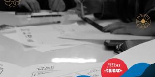 Personas escribiendo