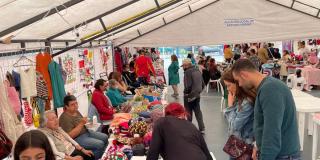 Feria navideña de emprendimientos en el parque Carlos E. Restrepo 