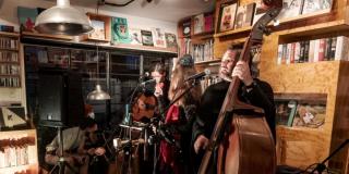 Pequeño concierto en la librería Prologo