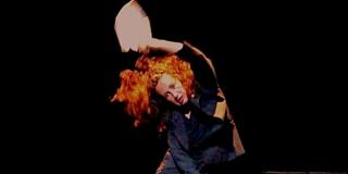 Presentación de la obra de Embodiment compuesta por danza contemporánea