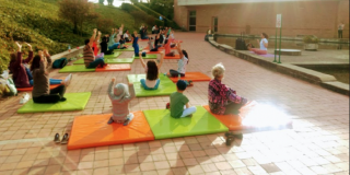 Yoga en la Biblioteca con Dilia Lozano