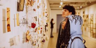 Planes en Bogotá exposición en el Salón de Arte Joven en la FUGA 2025