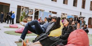 Imagen de personas disfrutando actividades al aire libre en la FUGA