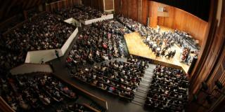Imagen de Filarmónica de Bogotá en el Auditorio León de Greiff de la Universidad Nacional de Colombia.