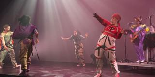 Actores en obra de teatro