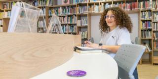 Imagen de Usuaria de la Biblioteca Pública El Mirador