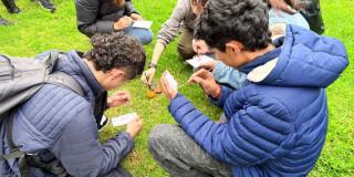 Imagen de adolescentes en la Dibujatón 