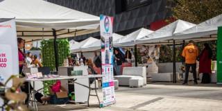 Foto de una feria de emprendedores en Bogotá.