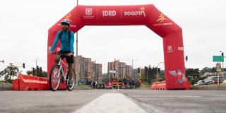 bogotano en ciclovía de Bogotá