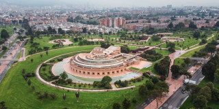 Imagen panorámica de la Biblioteca Pública Virgilio barco
