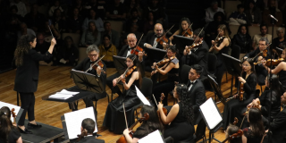 Imagen de Filarmónica de Bogotá, dirigida por Elizabeth Vergara Gallego, en el León de Greiff UNAL