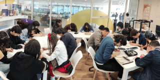 Imagen de varias personas en un taller en el CEFE Chapinero.
