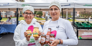 Foto de una feria de Mercados Campesinos en Bogotá.