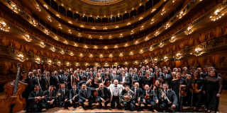 La Orquesta Sinfónica Nacional en el Teatro Colón en Bogotá.